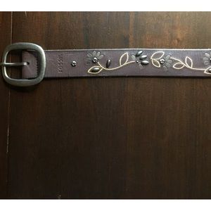 Fossil embroidered belt